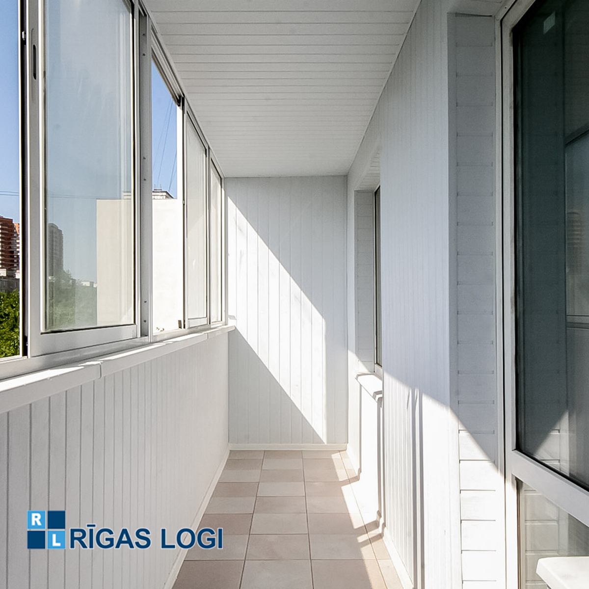 Lodžiju stiklošana Rīgā – sērijveida un speciālajos projektos ar “Rīgas Logi” kvalitāti